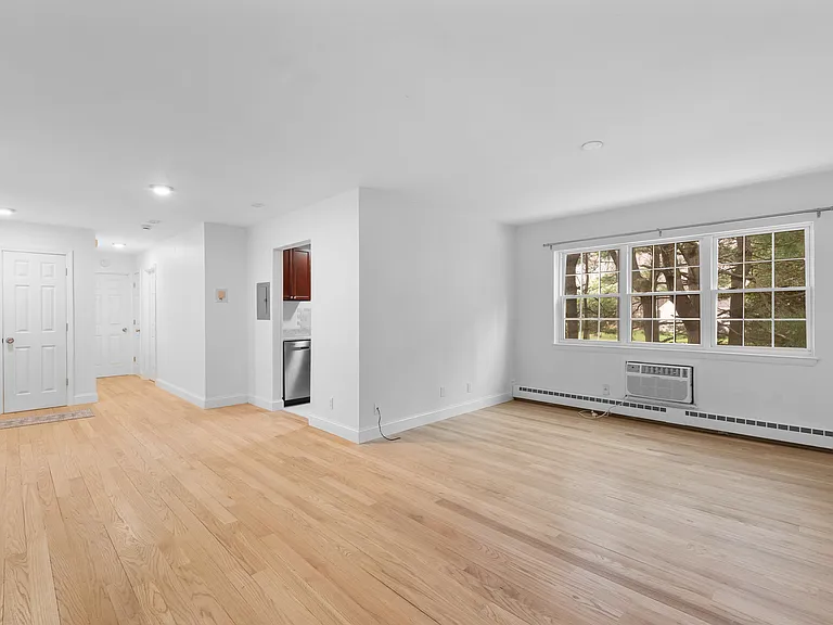 1060 New Haven Ave #20 — Photo 2