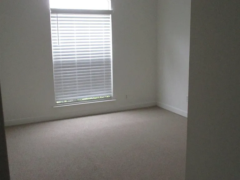 9153 Parliament Cir — Photo 23
