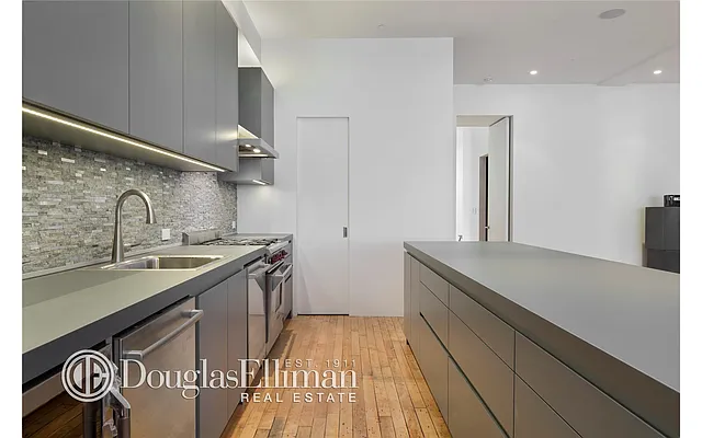 Rented by Douglas Elliman | media 15