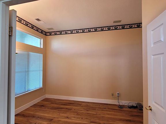 4th image of 105 Apple Hill Dr
