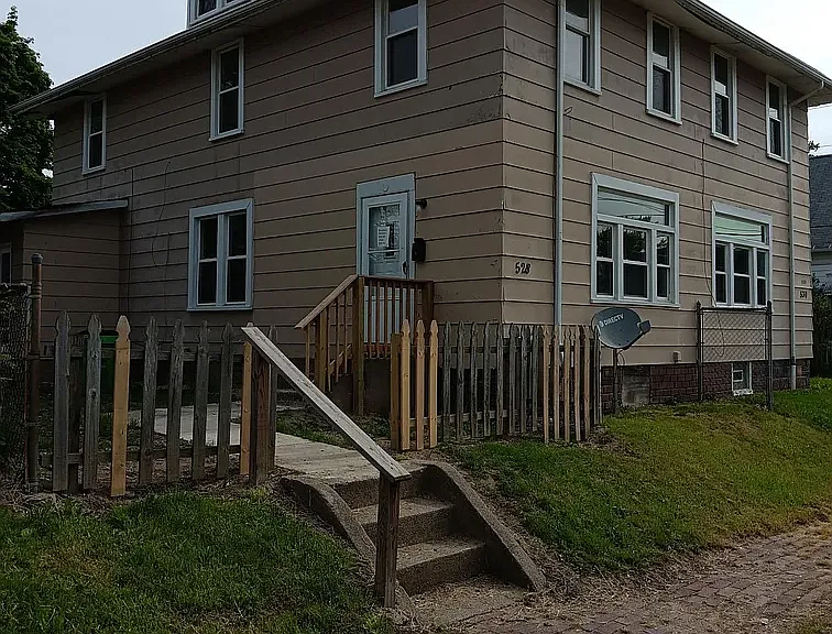 528 E Milner St — Photo 2