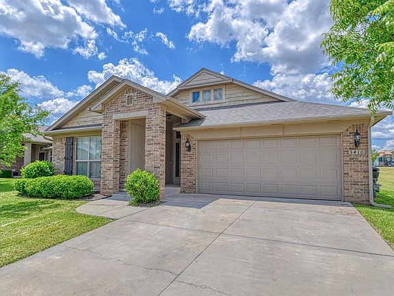 3rd image of 3410 Bergen Peak Dr