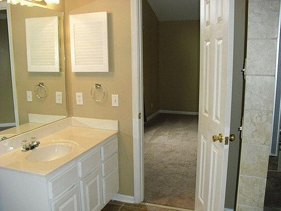 5th image of 2902 B Mulberry Ln