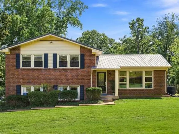 2801 Donna Hill Dr, Nashville, TN 37214