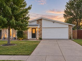 3820 Aspenwood Dr, Bedford, TX 76021