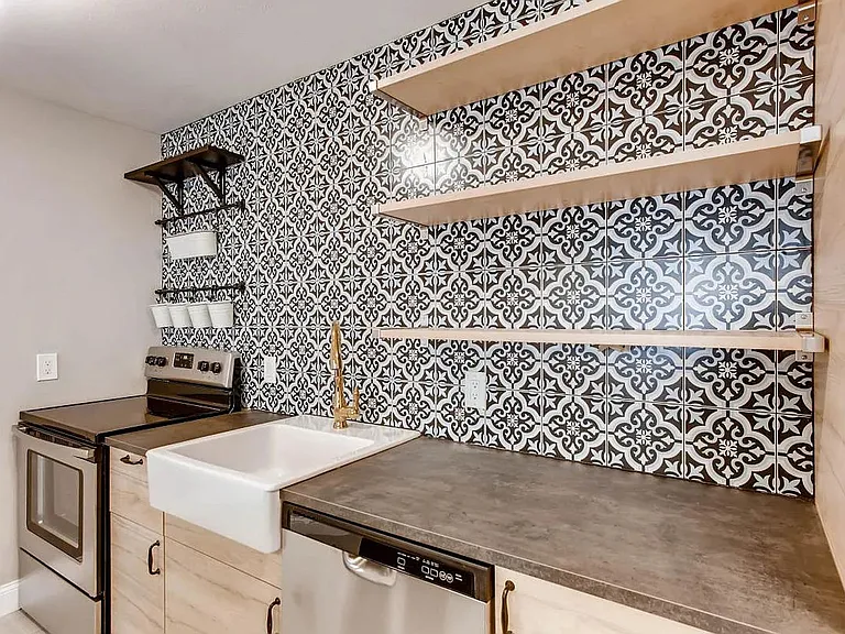 7155 Hooker St — Photo 10