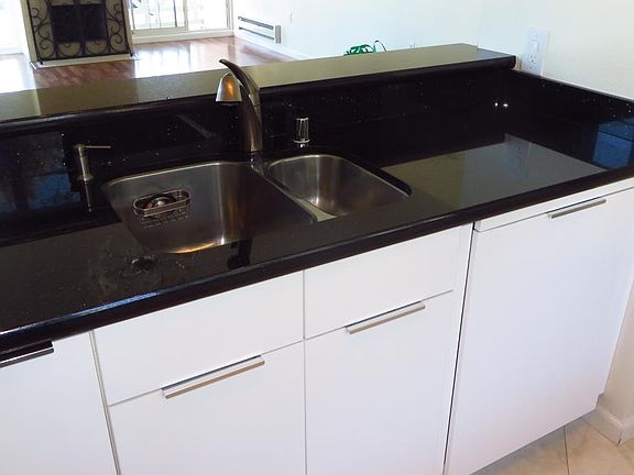 3rd image of 1930 Eddy St APT 205