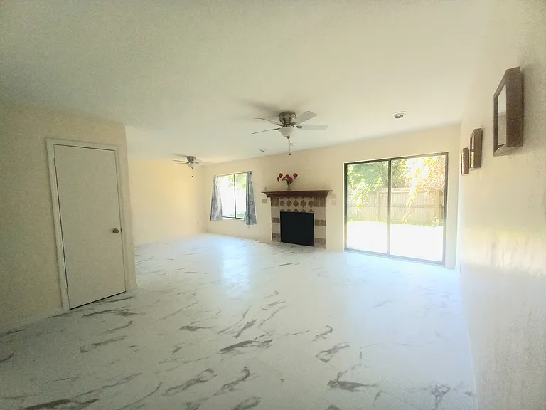 1304 Bender Ave — Photo 9