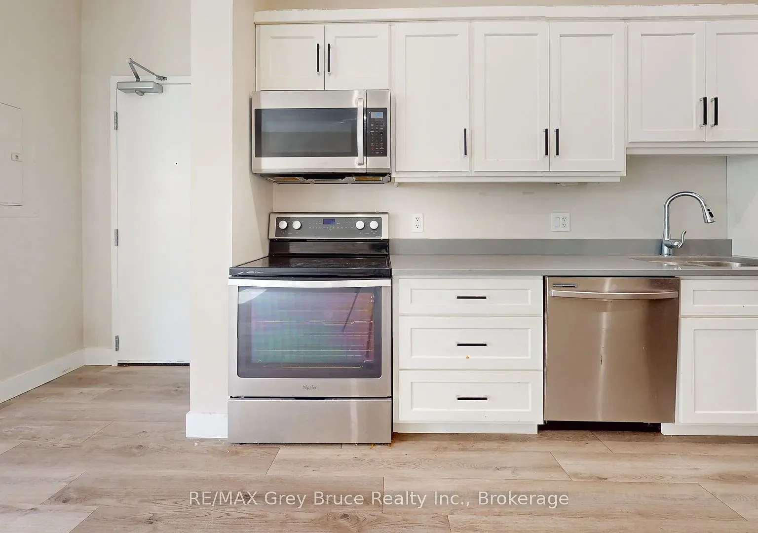 2 bed, $1,620 — Photo 2