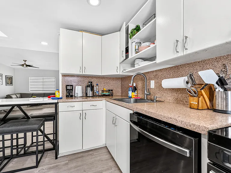 8956 Collins Ave #4 — Photo 19