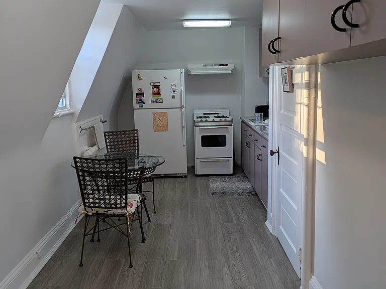 11 Maurice Ave #2 — Photo 8