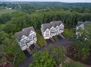 6 Robinson Rd UNIT 7, Lexington, MA 02420