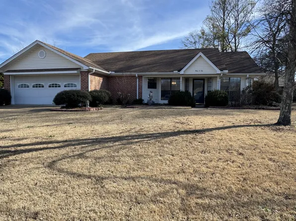 302 Hillfield Cv, Tupelo, MS 38801