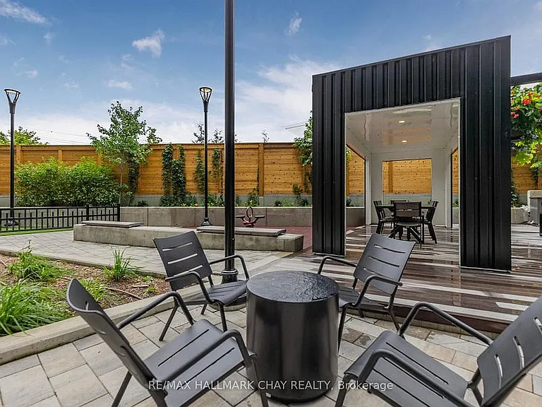 2300 Saint Clair Ave W #110 — Photo 16