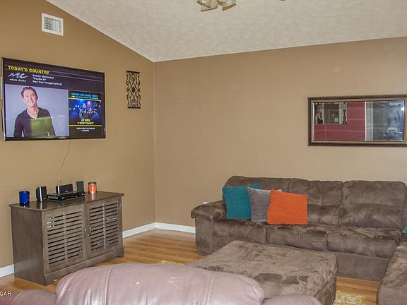 2nd image of 5005 Oak Ave