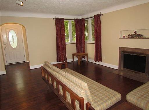 5th image of 209 S Wallace Blvd