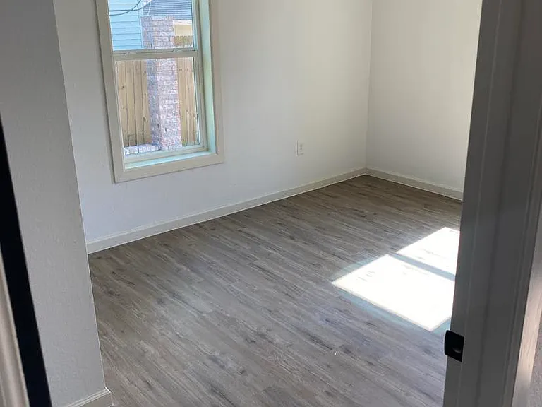 3914 Lamar St — Photo 13
