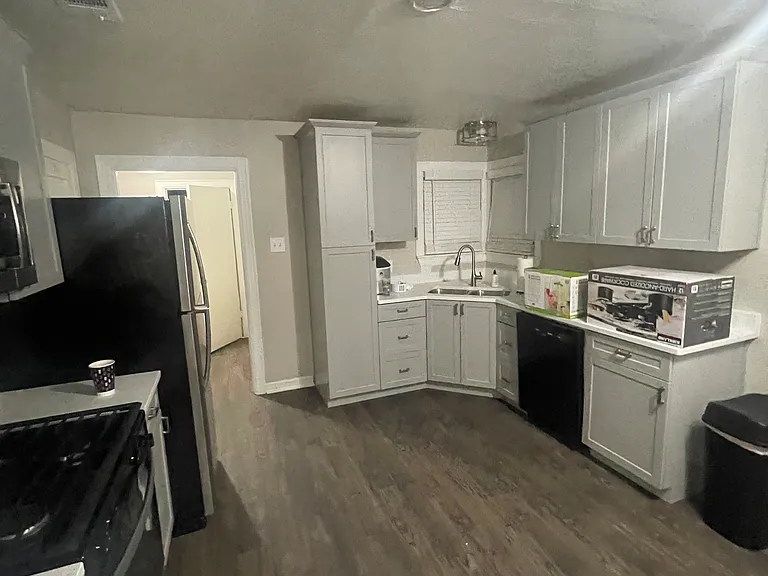 3737 Shelby Dr — Photo 2