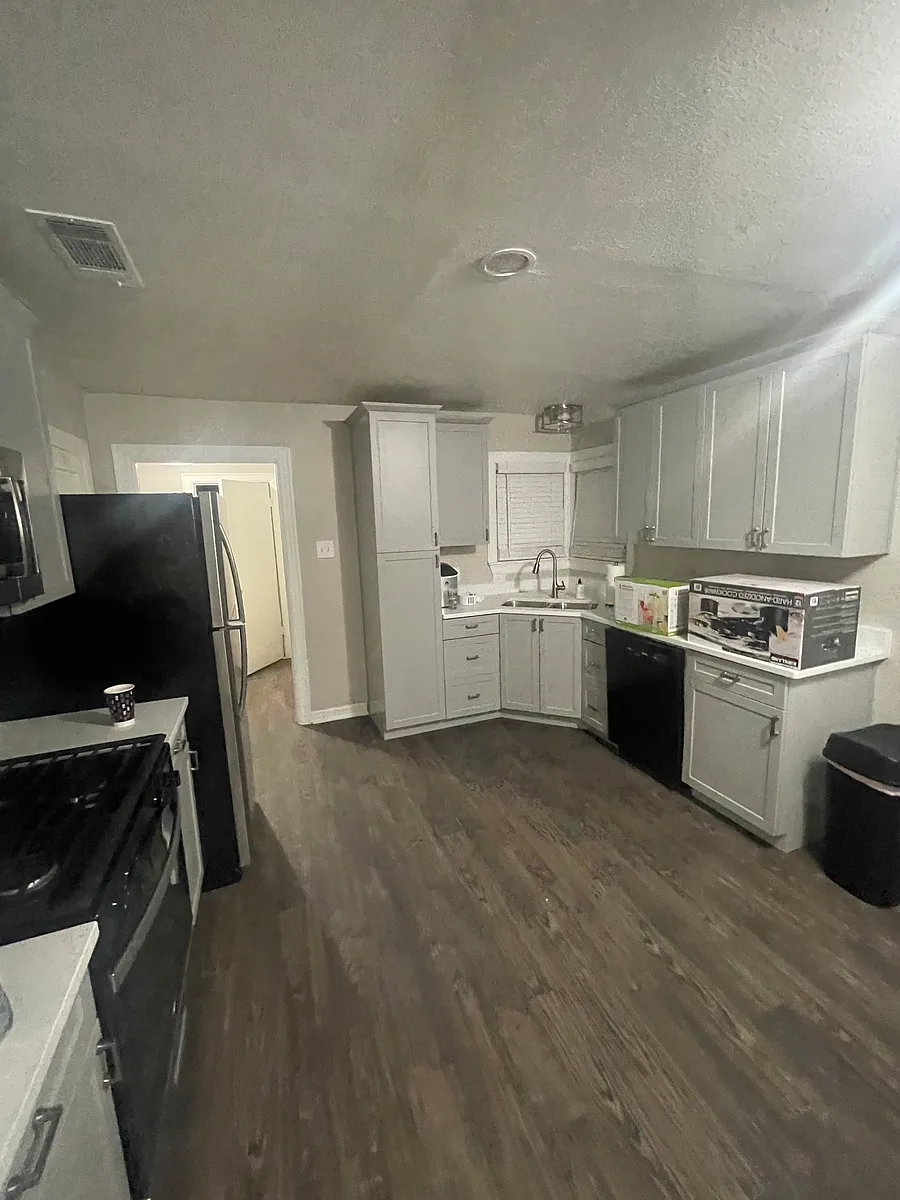 Building Photo - 3737 Shelby Dr