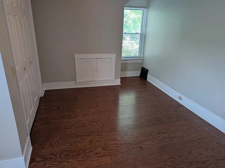 116 N East St — Photo 10