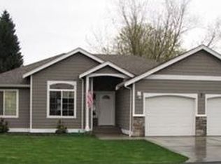 214 W 1st St, Nooksack, WA 98247