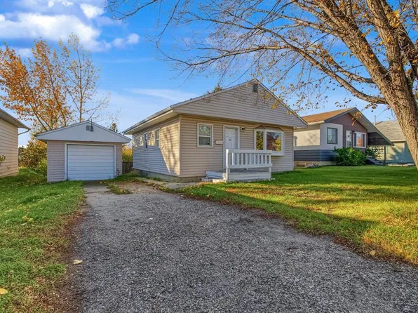 9319 N 108th Ave, Grande Prairie, AB T8V 1M6