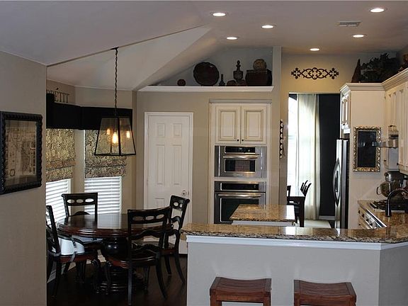 2nd image of 15571 Bull Run Dr
