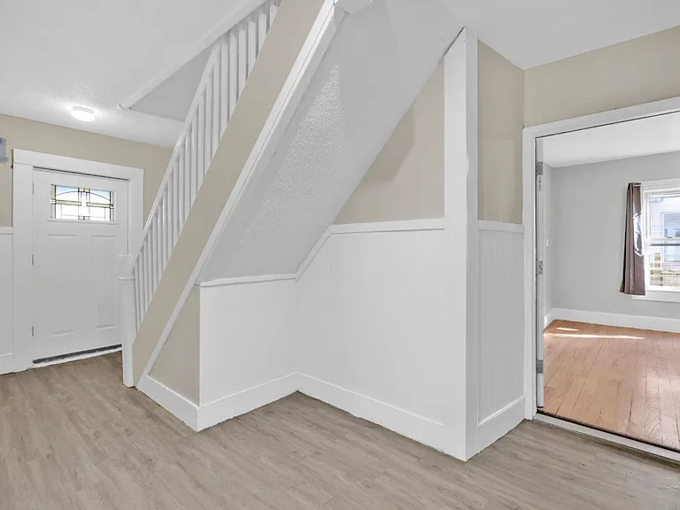 106 Malden St — Photo 15