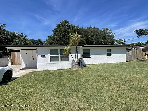 5949 Maple Leaf Dr N Photo 1