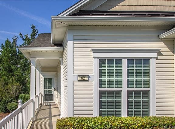 2nd image of 1621 River Bend Blvd