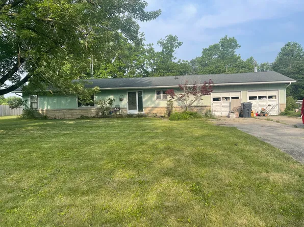 340 Gillcrest Dr, Albany, IN 47320