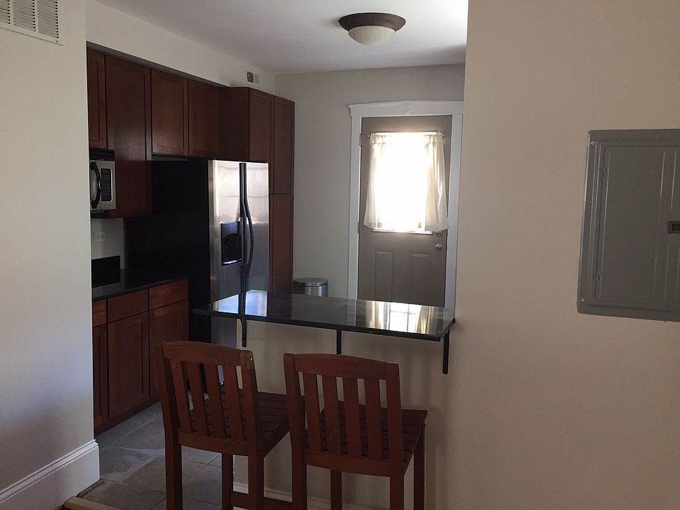 1st image of 7019 N Wolcott Ave #3S