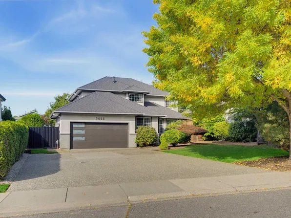 5695 185th St, Surrey, BC V3S 7T1