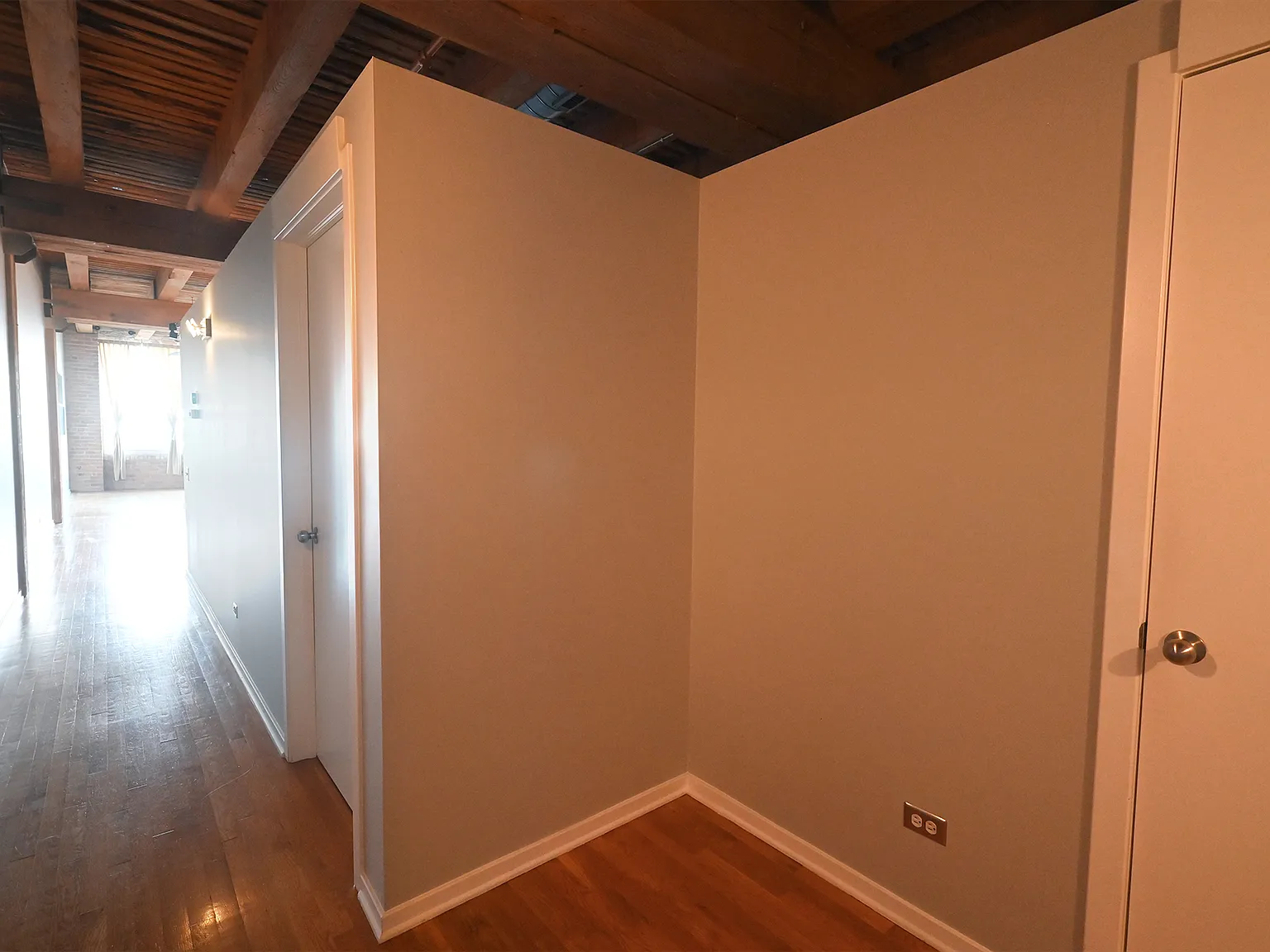 1 bed, 1000 sqft, $3,100 — Photo 3