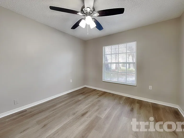 2415 Woody Trace Ln — Photo 16