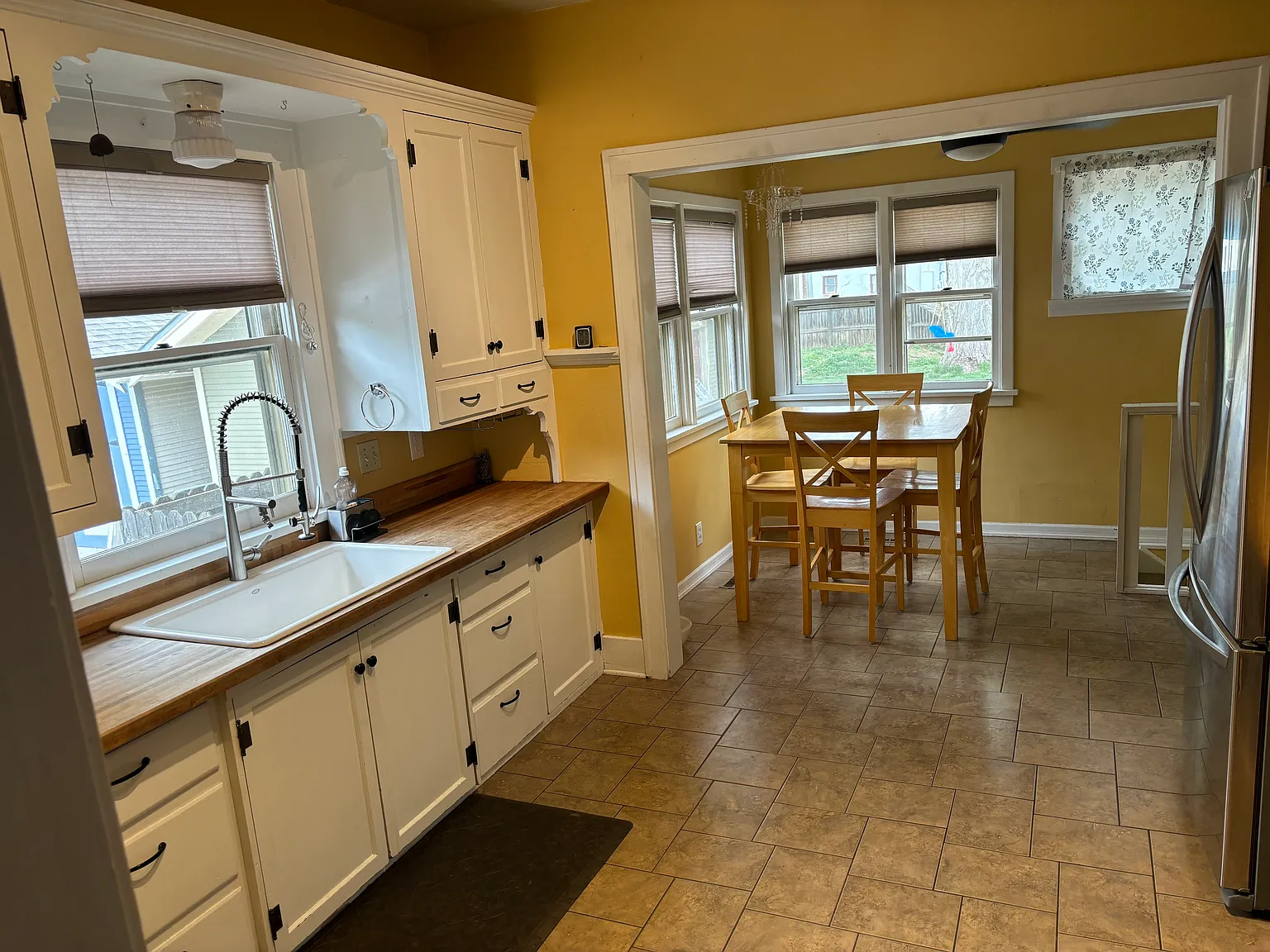 2 bed, 1340 sqft, $2,700 — Photo 3