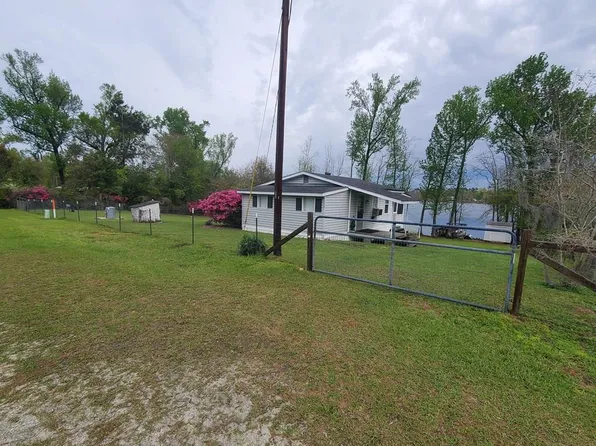 7948 Parkside Cir, Donalsonville, GA 39845