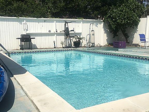 3rd image of 5704 Hilltop Ave