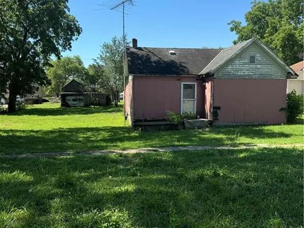 536 E 3rd Ave, Garnett, KS 66032