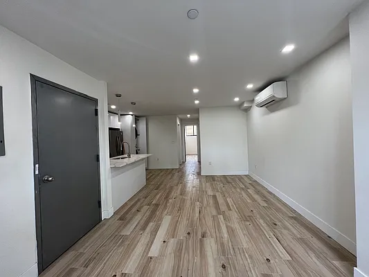 Rented by Trademarko Realty Inc | media 13