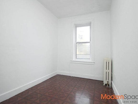 3rd image of 2805 24th Ave APT 2F