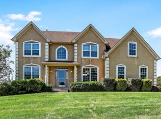 401 Maple Glen Cir, Schwenksville, PA 19473