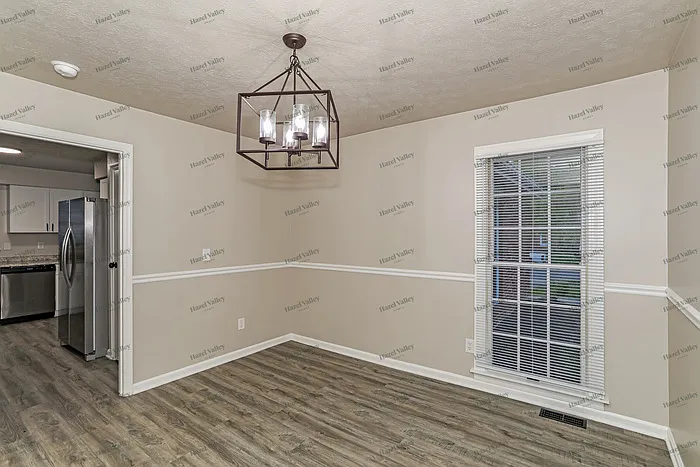 891 Clearfield Ln — Photo 5