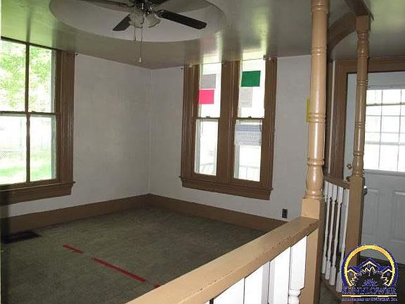 3rd image of 211 S Osage St