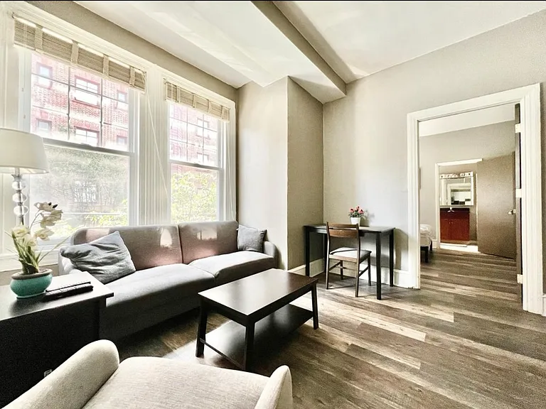 302 S 12th St #402 — Photo 7