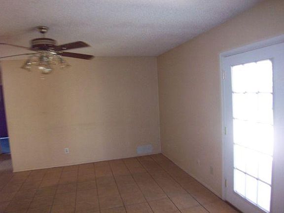 3rd image of 1706 W Mesa Park Dr
