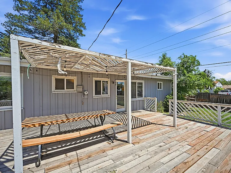 2400 Valley View Dr — Photo 22