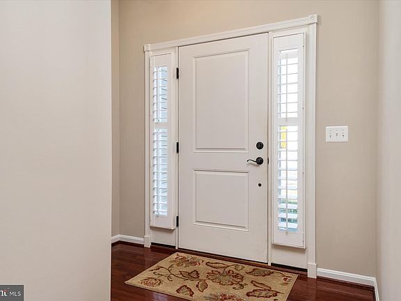 5th image of 511 N Brook Dr