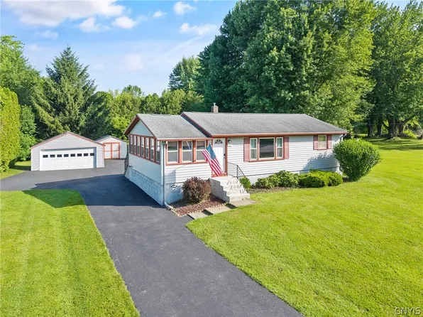 6355 Lakeshore Rd, Cicero, NY 13039