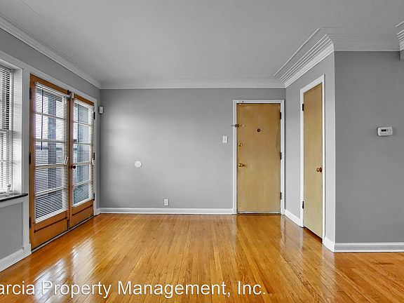 4th image of 3307 Lawn Ave APT 3